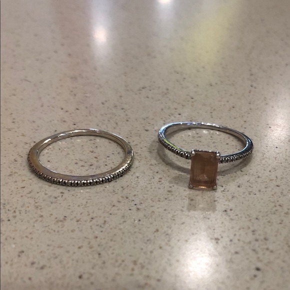 Ring - Picture 3 of 6